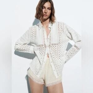 Zara White Eyelet Cotton Button Down Shirt Long Sleeve Collared Blouse M